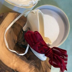 New In Round Box Mud Pie White Slipper Ornament w Burgundy Bow 2" Tall 4.5" Long